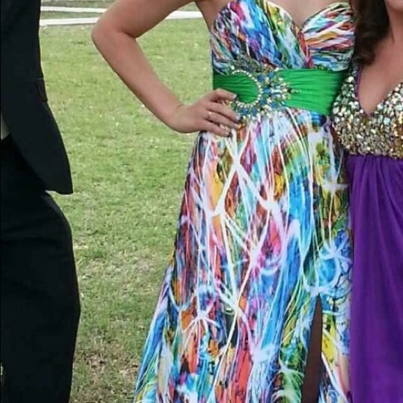Size 4 formal dress - Picture 1 of 2